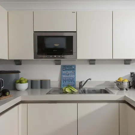Apartment By The Sea, Wi-Fi, Pets Accepted-3